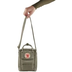 FJÄLLRÄVEN Fjällräven Kånken Sling Bag 2.5L - Graphite -Fjällräven Shop 351205 04 d 751406 1