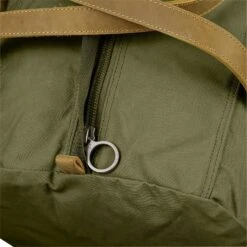 FJÄLLRÄVEN Duffel No.4 Large|-|Duffel No.4 Grand -Fjällräven Shop FJR 24201 7EDark 20Olive 7EDetail 42fcc7cd b2a4 4fa2 80d5 e8085797fe9d