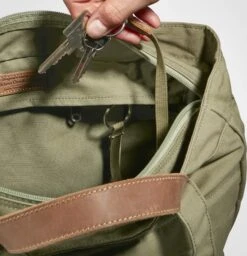 FJÄLLRÄVEN Totepack No.2 16L Backpack|-|Sac à Dos Totepack No.2 - 16L -Fjällräven Shop FJR 24229 7EGreen 7Edetailtop