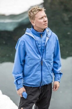 FJÄLLRÄVEN Abisko Padded Vest - Men's|-|Veste Rembourrée Abisko - Homme 12 FJÄLLRÄVEN Abisko Padded Vest - Men's|-|Veste Rembourrée Abisko - Homme -Fjällräven Shop FJR 83775 7EUncle 20Blue 7Emodel dd77953f 86fc 4eef 960d f2a8605fb9f5