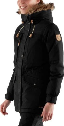 FJÄLLRÄVEN Singi Down Jacket - Women's|-|Parka En Duvet Singi - Femme 28 FJÄLLRÄVEN Singi Down Jacket - Women's|-|Parka En Duvet Singi - Femme -Fjällräven Shop FJR 89647 7E 7EFront 20Black