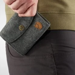 FJÄLLRÄVEN Norrvåge Wallet - Unisex|-|Portefeuille Norrvåge - Unisexe -Fjällräven Shop FJR F23337 7E 7EDetail 20Grey