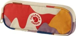 FJÄLLRÄVEN Kanken Art Pen Case - Unisex|-|Sac Kanken Art Trousse - Unisexe -Fjällräven Shop FJR F23628 7ESpring 20Landscape