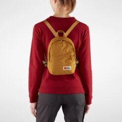 FJÄLLRÄVEN Vardag Mini Backpack 6.5L - Unisex|-|Sac à Dos Mini Vardag 6.5L - Unisexe 41 FJÄLLRÄVEN Vardag Mini Backpack 6.5L - Unisex|-|Sac à Dos Mini Vardag 6.5L - Unisexe -Fjällräven Shop FJR F27245 7E 7EBack 20Acorn 2ccd0527 5c44 49aa 90f4 fb1848c689a6