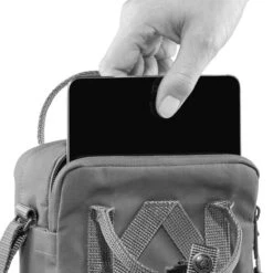 FJÄLLRÄVEN Kånken Sling - Sky Blue -Fjällräven Shop Fjallraven KankenSling SkyBlue 04