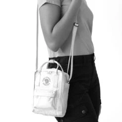 FJÄLLRÄVEN Kånken Sling - Sky Blue -Fjällräven Shop Fjallraven KankenSling SkyBlue 05