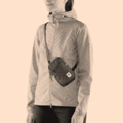 FJÄLLRÄVEN High Coast Pocket - Peach Sand -Fjällräven Shop Fjallraven SS23 HighCoastPocket PeachSand 05