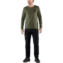 FJÄLLRÄVEN Fjällräven Forever Nature Badge Longleeve - Buckwheat Brown -Fjällräven Shop fjaellraeven forever nature badge longleeve buckwheat brown 6 1505866