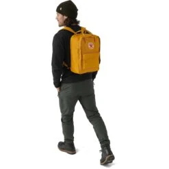 FJÄLLRÄVEN Fjällräven Kånken 15" Laptop Backpack - Ox Red -Fjällräven Shop fjaellraeven kanken 15 laptop backpack black 11 1462903 1