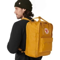 FJÄLLRÄVEN Fjällräven Kånken 15" Laptop Backpack - Ox Red -Fjällräven Shop fjaellraeven kanken 15 laptop backpack black 12 1462902 1