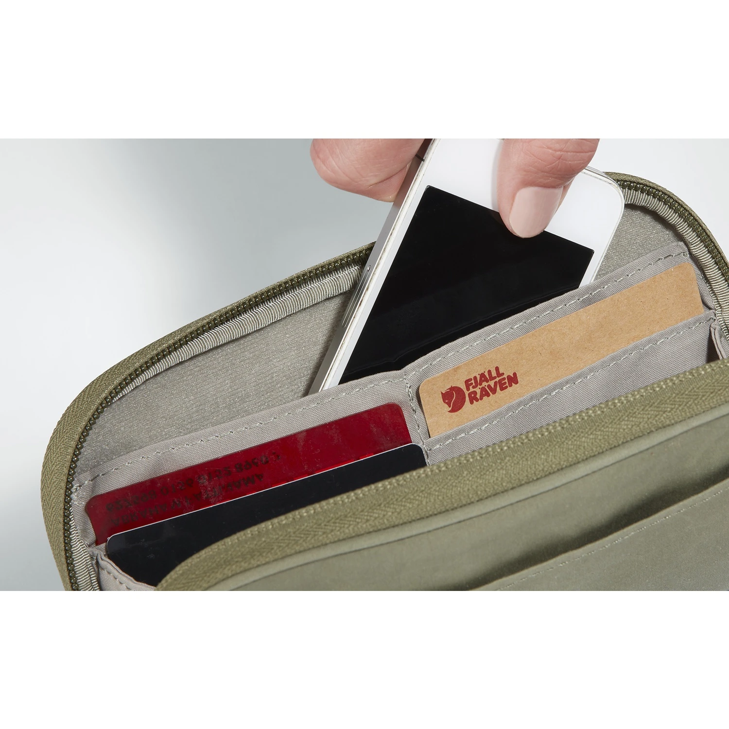 FJÄLLRÄVEN Fjällräven Kanken Travel Wallet - Royal Purple 6 FJÄLLRÄVEN Fjällräven Kanken Travel Wallet - Royal Purple - Image 4
