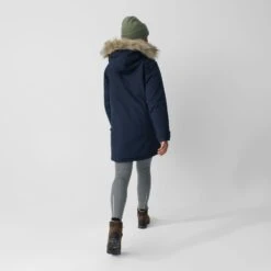 FJÄLLRÄVEN Fjällräven Nuuk Parka Women - Buckwheat Brown -Fjällräven Shop fjaellraeven nuuk polar parka women dark navy 8 1254276
