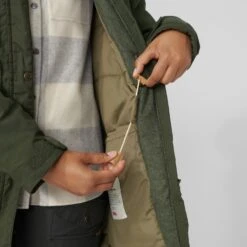 FJÄLLRÄVEN Fjällräven Singi Wool Padded Parka Women - Deep Forest -Fjällräven Shop fjaellraeven singi wool padded parka women deep forest 1 1028063